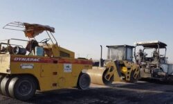 آغاز آسفالت گرم جاده پیر هریشت با اعتبارات عمرانی ...